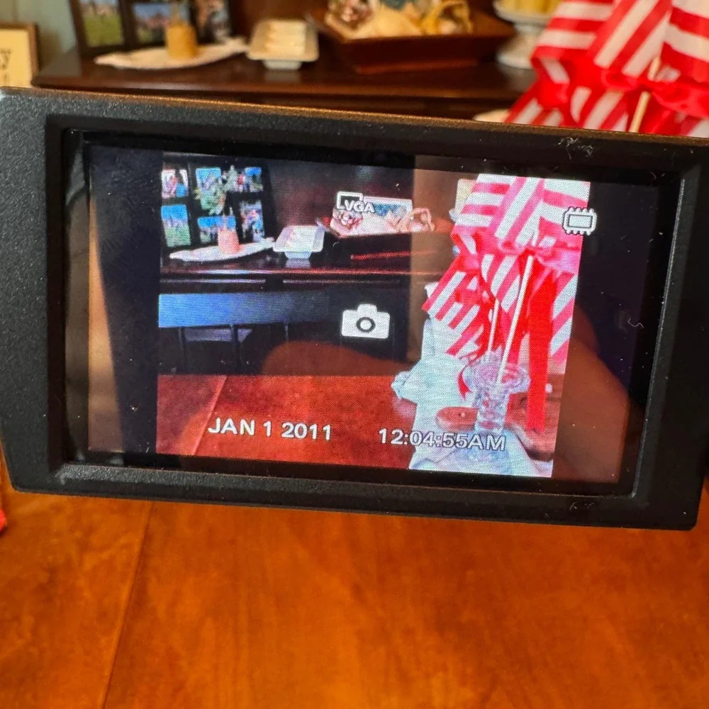 Sony Camcorder TESTED Black DCR-SX85 Handycam 70x Zoom 16GB Carl Zeiss Lens